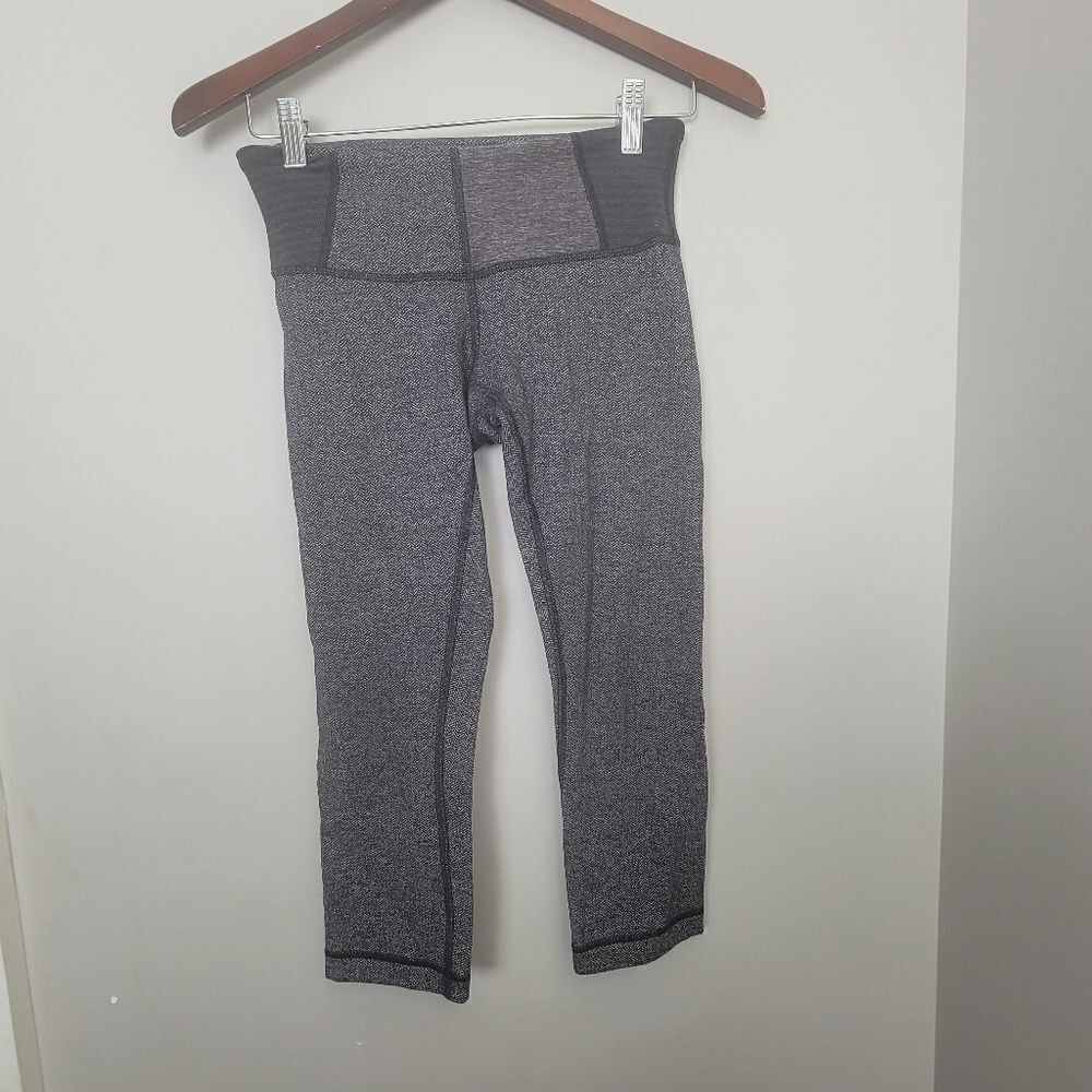 Lululemon Wunder Under Crop Heathered Herringbone Black size 4